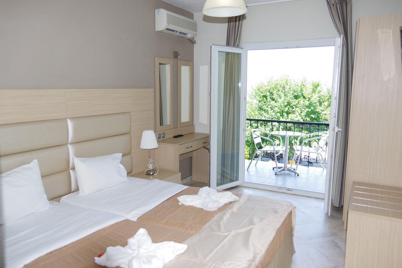 Sunrise Beach Aparthotel Skala Rachoni  Room photo